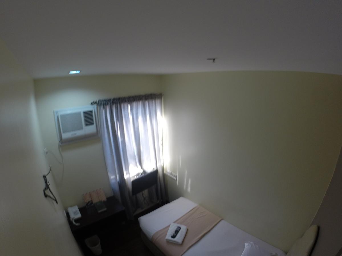 Rich Manor Pension House Cagayan de Oro Esterno foto